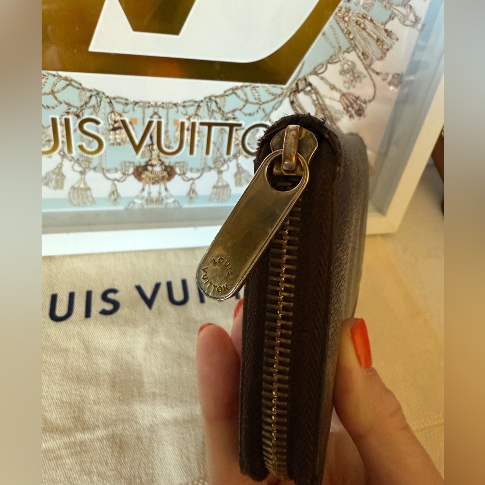 Louis Vuitton Monogram Large Zipper Wallet Purse - Picture 10 of 16